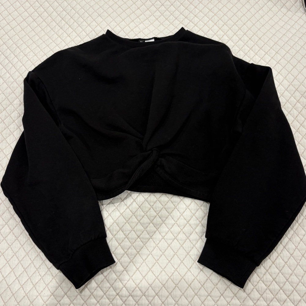 H&M Black Cropped Sweater